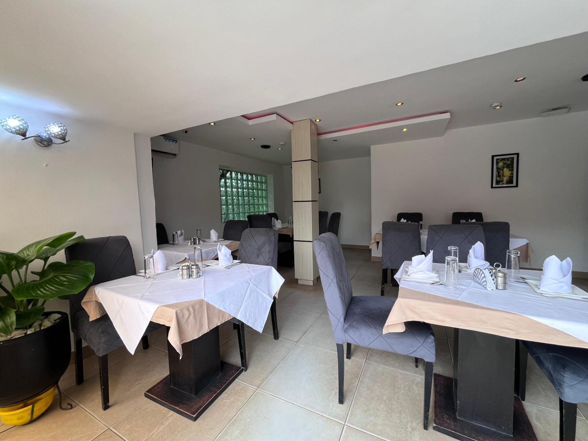 איקג'ה Blackwood Hotels מראה חיצוני תמונה